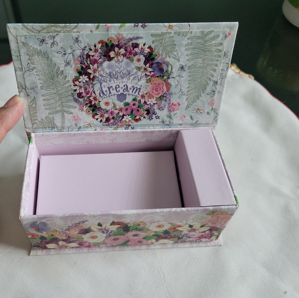 Music Box - Picture 7 of 10